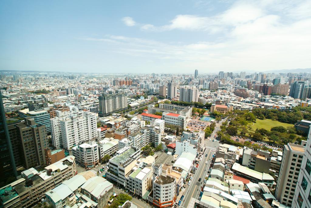 Luxury House Apartment Taichung Exterior photo