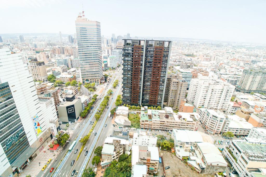 Luxury House Apartment Taichung Exterior photo