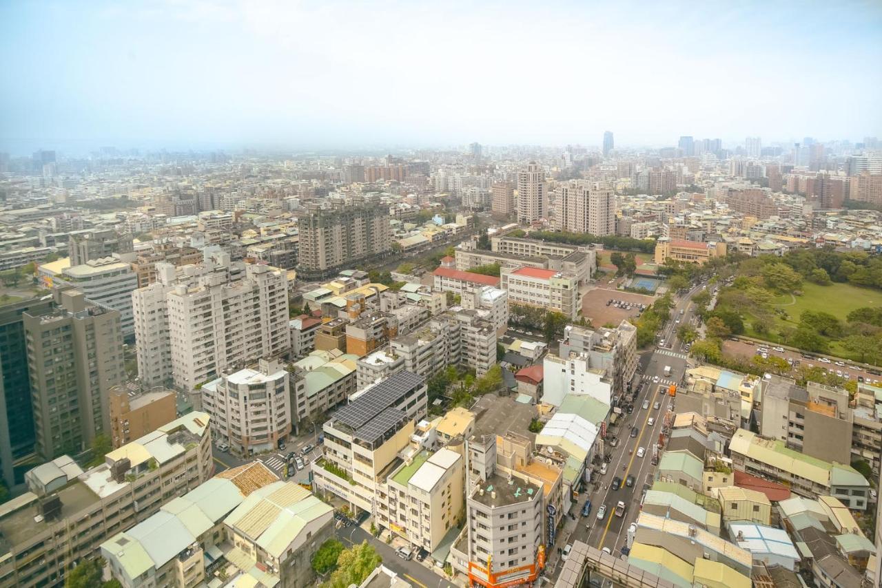 Luxury House Apartment Taichung Exterior photo